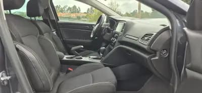 Vendo Renault Mégane Sport Tourer 2019 - 8950 EUR, 360000 km - AUTO.MOTO.pt