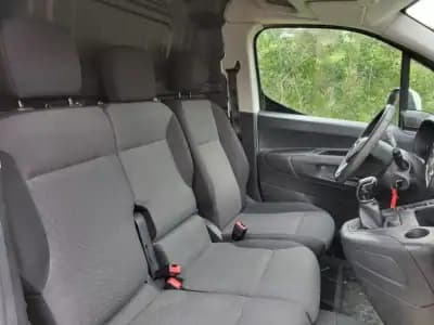 Vendo Opel Combo 2020 - 13750 EUR, 158909 km - AUTO.MOTO.pt