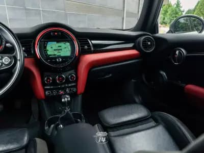 Sell MINI 2019 - 17990 EUR, 53900 km - AUTO.MOTO.pt