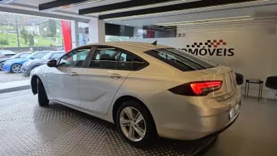 Sell Opel Insignia Grand Sport 2018 - 12900 EUR, 149839 km - AUTO.MOTO.pt