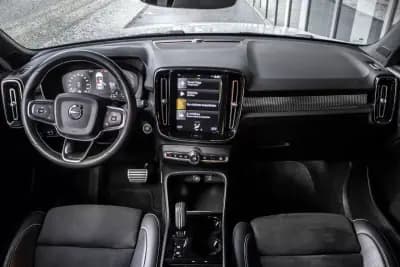 Vendo Volvo XC 40 2020 - 28980 EUR, 88796 km - AUTO.MOTO.pt