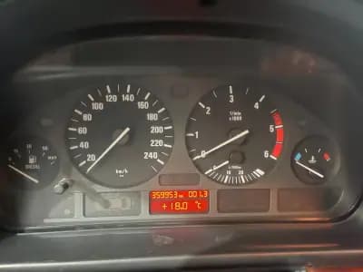 Vendo BMW 520 2001 - 3500 EUR, 359000 km - AUTO.MOTO.pt