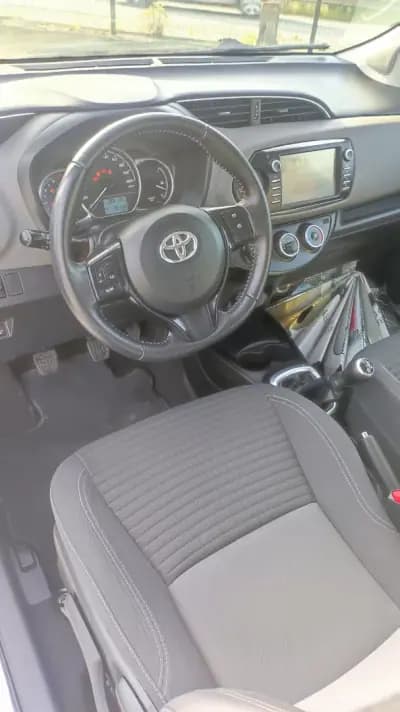 Vendo Toyota Yaris 2020 - 12579 EUR, 190178 km - AUTO.MOTO.pt