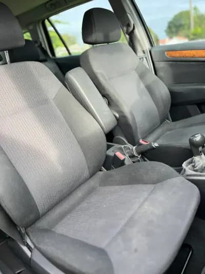 Vendo Opel Astra Caravan 2005 - 3900 EUR, 140120 km - AUTO.MOTO.pt