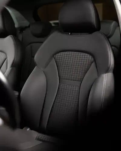 Sell Audi A1 2010 - 8950 EUR, 193000 km - AUTO.MOTO.pt