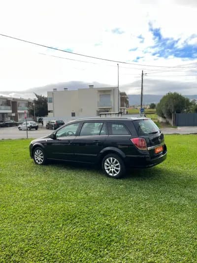 Vendo Opel Astra Caravan 2005 - 3900 EUR, 140120 km - AUTO.MOTO.pt
