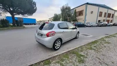 Sell Peugeot 208 2013 - 7980 EUR, 164784 km - AUTO.MOTO.pt