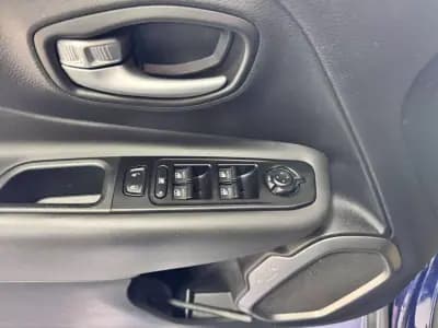 Sell Jeep Renegade 2020 - 17000 EUR, 120000 km - AUTO.MOTO.pt