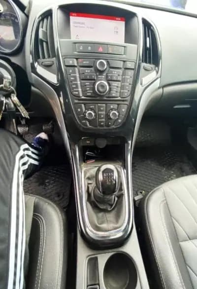 Vendo Opel Astra 2015 - 10990 EUR, 191000 km - AUTO.MOTO.pt