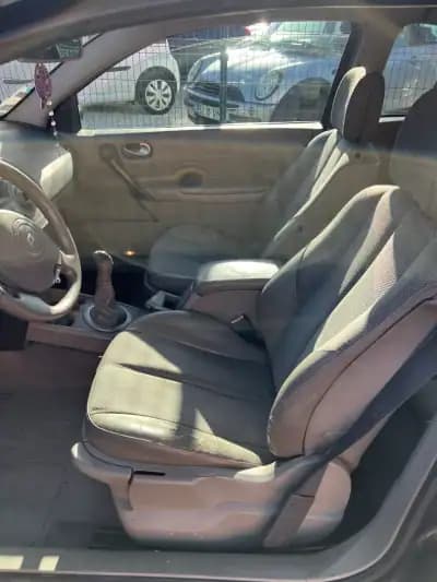 Sell Renault Mégane 2003 - 2599 EUR, 243000 km - AUTO.MOTO.pt