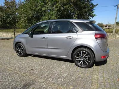 Vendo Citroën C4 Picasso 2017 - 13990 EUR, 169000 km - AUTO.MOTO.pt