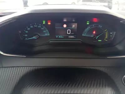 Vendo Peugeot e-2008 2020 - 19500 EUR, 65060 km - AUTO.MOTO.pt