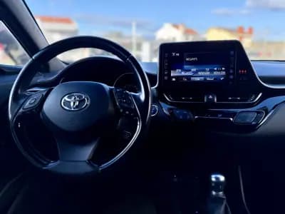 Vendo Toyota C-HR 2019 - 23950 EUR, 95000 km - AUTO.MOTO.pt