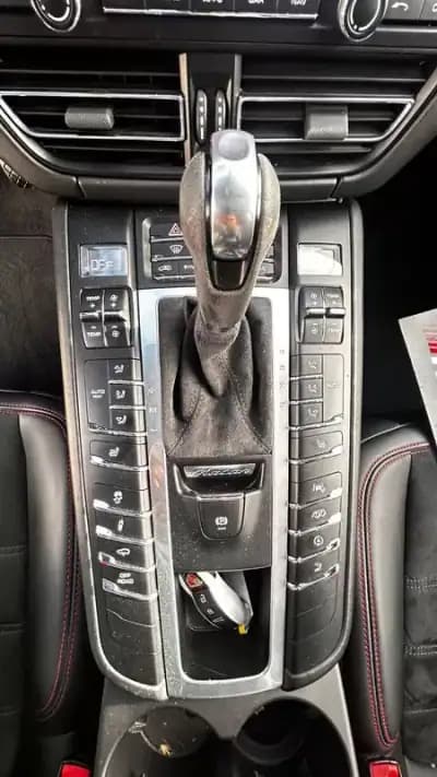 Sell Porsche Macan 2021 - 89500 EUR, 94000 km - AUTO.MOTO.pt