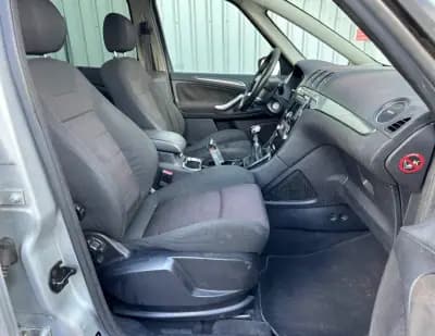 Vendo Ford Galaxy 2010 - 3550 EUR, 264235 km - AUTO.MOTO.pt