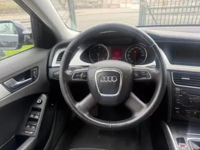 Vendo Audi A4 2011 - 13250 EUR, 222347 km - AUTO.MOTO.pt