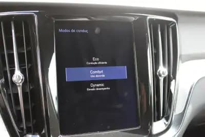 Vendo Volvo V60 2020 - 26400 EUR, 128429 km - AUTO.MOTO.pt