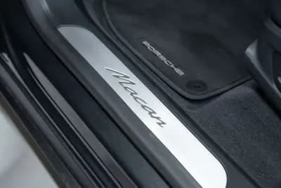 Sell Porsche Macan 2024 - 87950 EUR, 16000 km - AUTO.MOTO.pt