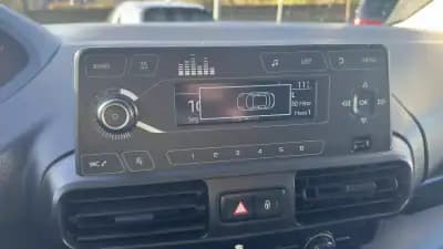 Vendo Peugeot Partner 2019 - 12490 EUR, 144000 km - AUTO.MOTO.pt