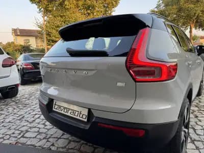Sell Volvo XC 40 2021 - 31500 EUR, 77000 km - AUTO.MOTO.pt