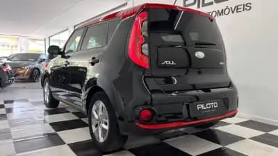 Sell Kia e-Soul 2018 - 14990 EUR, 106047 km - AUTO.MOTO.pt