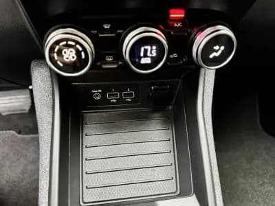 Sell Renault Zoe 2020 - 25500 EUR, 30800 km - AUTO.MOTO.pt