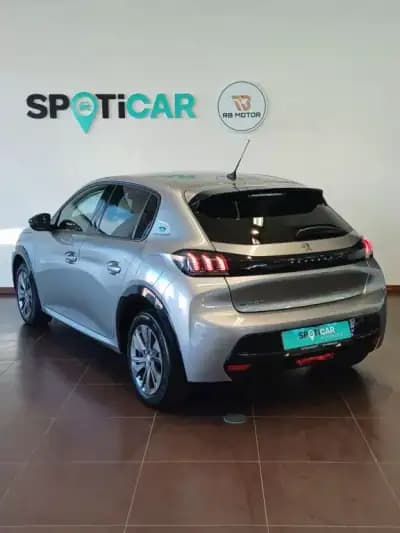 Vendo Peugeot 208 2023 - 27000 EUR, 24150 km - AUTO.MOTO.pt