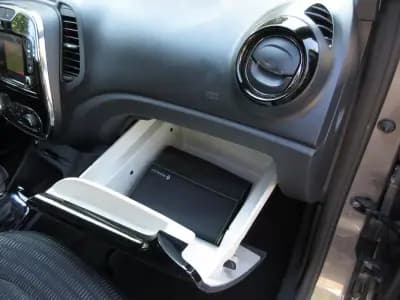 Vendo Renault Captur 2016 - 12990 EUR, 148000 km - AUTO.MOTO.pt