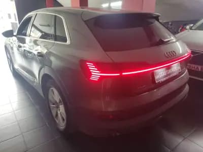 Vendo Audi e-tron 2020 - 26900 EUR, 91000 km - AUTO.MOTO.pt