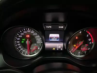 Sell Mercedes-Benz GLA 180 2015 - 21950 EUR, 22737 km - AUTO.MOTO.pt