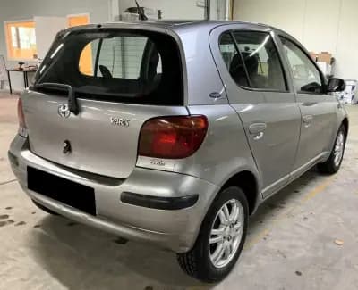Vendo Toyota Yaris 2004 - 6990 EUR, 173898 km - AUTO.MOTO.pt