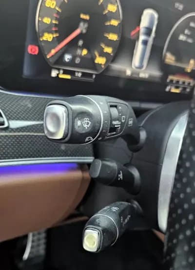 Vendo Mercedes-Benz E 220 2017 - 31500 EUR, 150000 km - AUTO.MOTO.pt