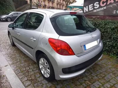 Sell Peugeot 207 2007 - 5490 EUR, 183913 km - AUTO.MOTO.pt