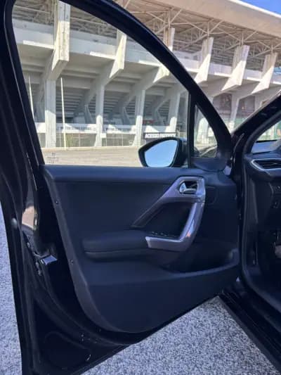 Sell Peugeot 2008 2015 - 12490 EUR, 96500 km - AUTO.MOTO.pt