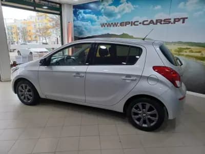 Vendo Hyundai i20 2014 - 9890 EUR, 101619 km - AUTO.MOTO.pt