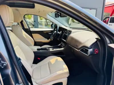 Sell Jaguar F-Pace 2017 - 24999 EUR, 78000 km - AUTO.MOTO.pt