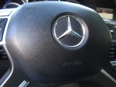 Vendo Mercedes-Benz C 180 2012 - 13490 EUR, 240000 km - AUTO.MOTO.pt