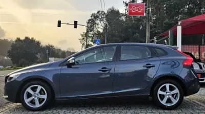 Sell Volvo V40 2016 - 16500 EUR, 79000 km - AUTO.MOTO.pt