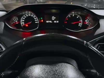 Sell Peugeot 308 2013 - 12990 EUR, 158740 km - AUTO.MOTO.pt