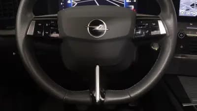 Vendo Opel Astra Sports Tourer 2024 - 21750 EUR, 21000 km - AUTO.MOTO.pt