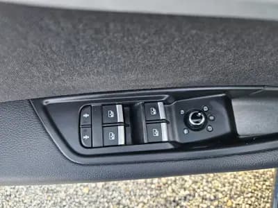 Vendo Audi A4 Avant 2018 - 22800 EUR, 104924 km - AUTO.MOTO.pt