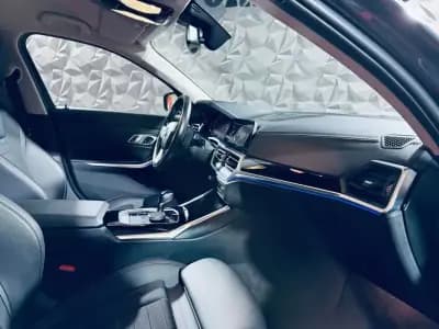 Vendo BMW 318 2021 - 34990 EUR, 23310 km - AUTO.MOTO.pt