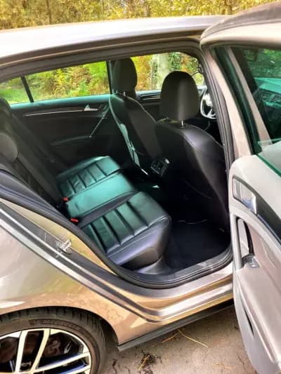 Vendo Volkswagen Golf 2015 - 16990 EUR, 218000 km - AUTO.MOTO.pt