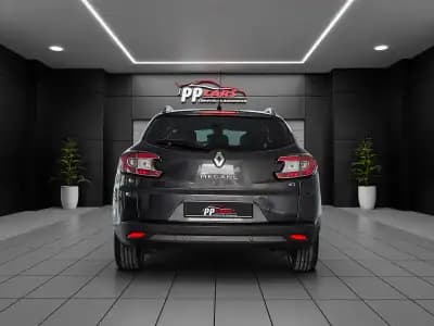 Vendo Renault Mégane Sport Tourer 2009 - 10450 EUR, 160000 km - AUTO.MOTO.pt