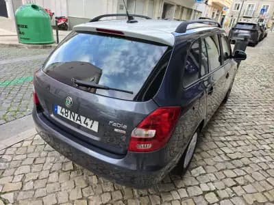 Vendo Skoda Fabia Break 2012 - 6000 EUR, 165296 km - AUTO.MOTO.pt