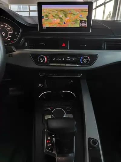 Vendo Audi A5 Sportback 2017 - 31950 EUR, 146200 km - AUTO.MOTO.pt