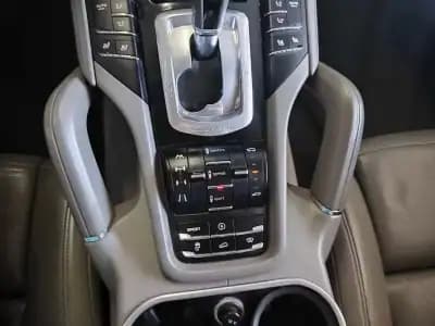 Sell Porsche Cayenne 2012 - 24990 EUR, 267800 km - AUTO.MOTO.pt