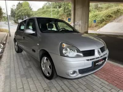 Vendo Renault Clio 2005 - 3990 EUR, 149000 km - AUTO.MOTO.pt