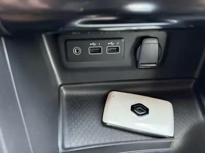 Sell Renault Mégane Sport Tourer 2023 - 24900 EUR, 16217 km - AUTO.MOTO.pt