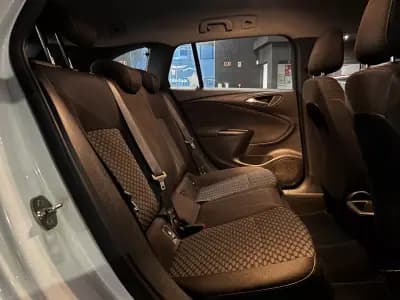 Sell Opel Astra Sports Tourer 2021 - 13990 EUR, 135500 km - AUTO.MOTO.pt